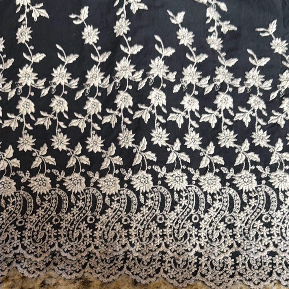 Black Dress with White Floral Embroidery by Ulla Johnson - Picture 4 of 6